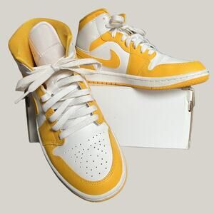 Air Jordan 1 Mid University Gold